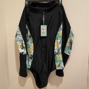 Women’s long sleeve bathing suit